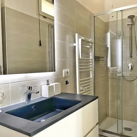 Modern 10 Min Vatican Parking&pool Apartment
